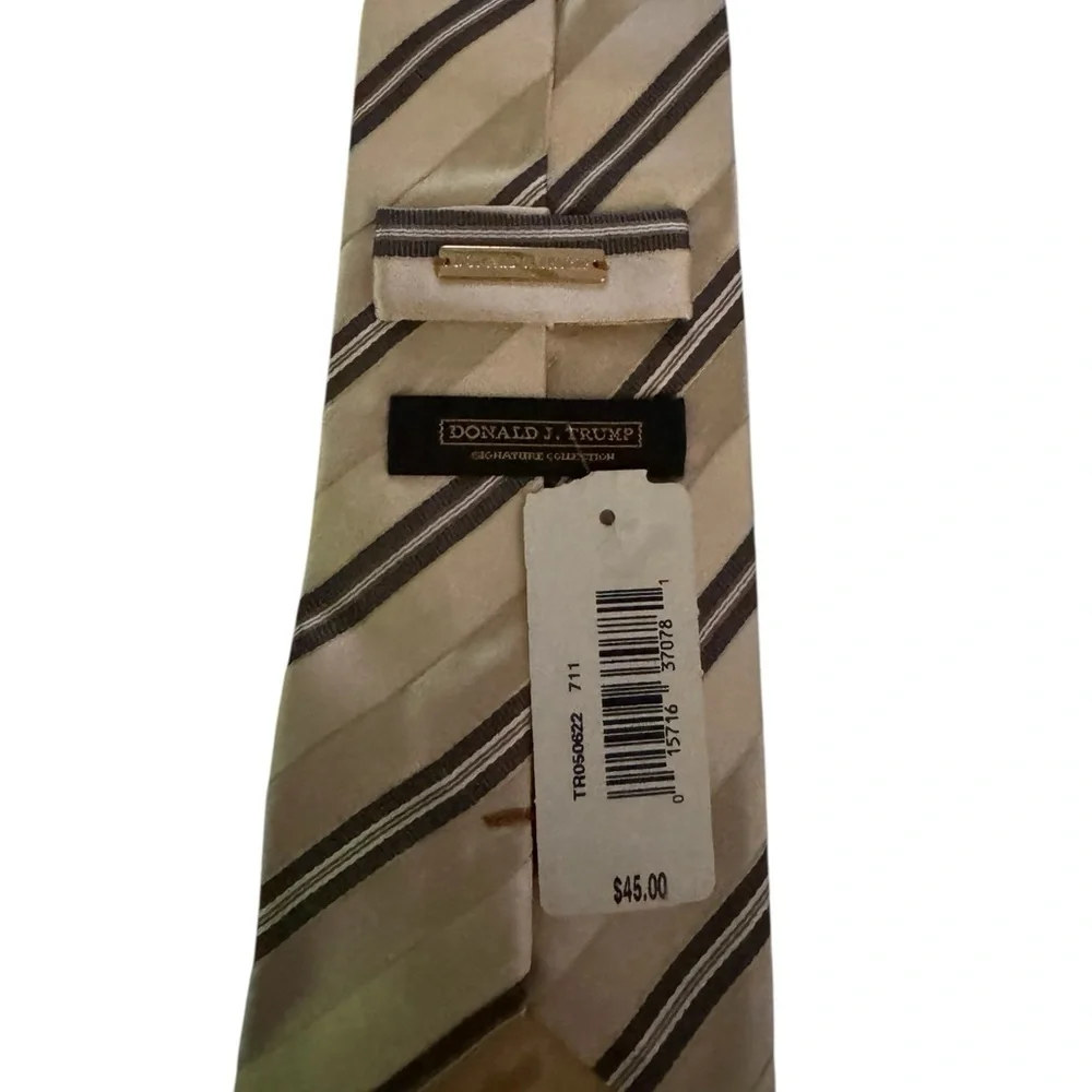 Donald J. Trump Signature Collection Gold Tie NWTs